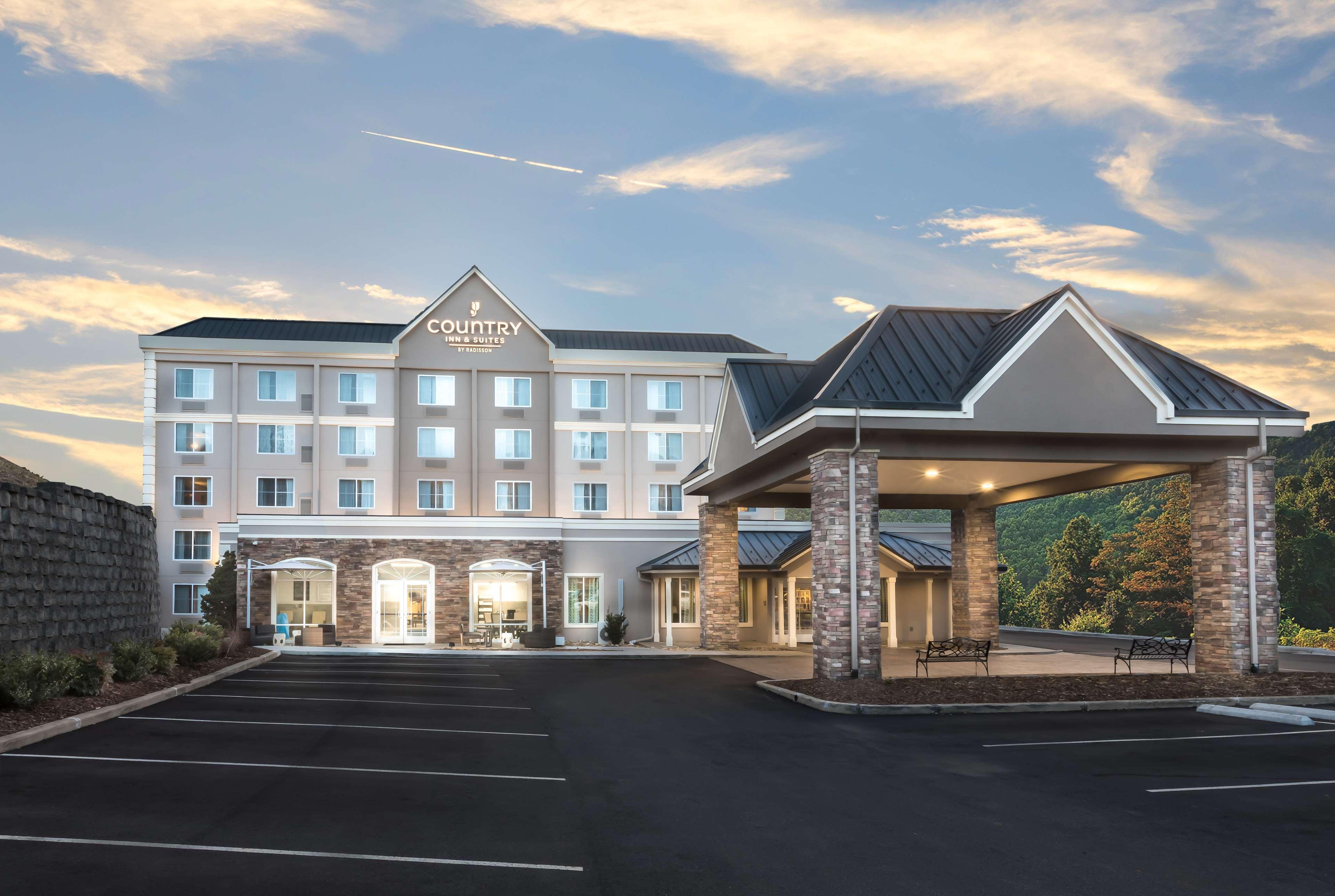 Country Inn & Suites By Radisson Asheville Downtown Tunnel Road Exterior foto
